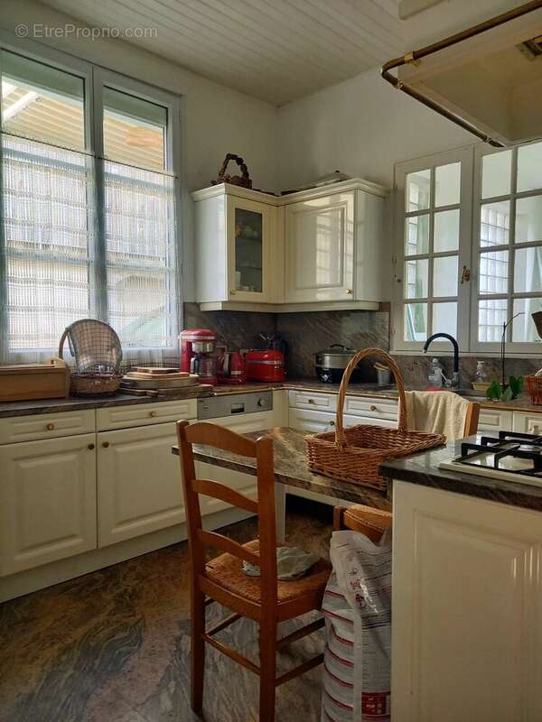 Maison à FONTAINE-LE-PORT