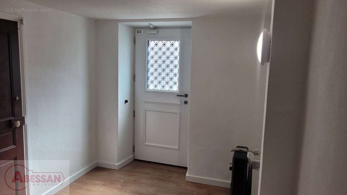 Maison à ESPINASSES