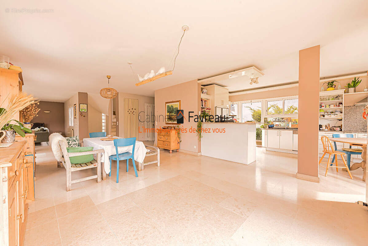 Maison - l'hay-les-roses - 8 pieces - 275m² - parking - 501m² terrain - photo 4