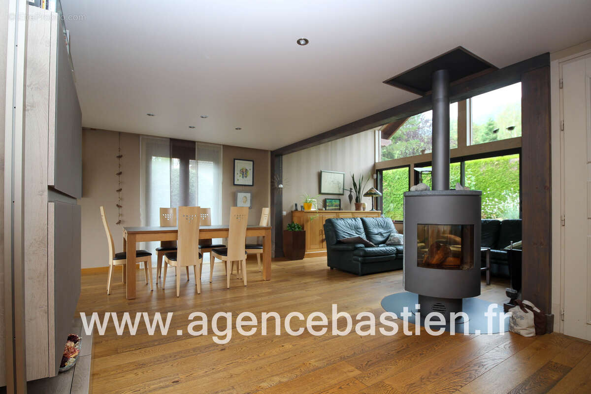 THOIRY   Villa 183 m2 - Vue Mont-Blanc - Studio indépendant - DPE C - Terrain 800 m2 - photo 3