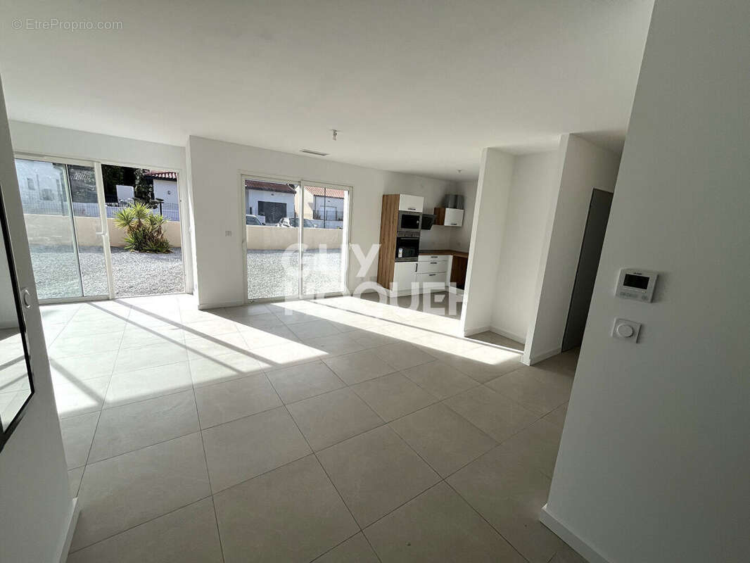 Maison à LAROQUE-DES-ALBERES