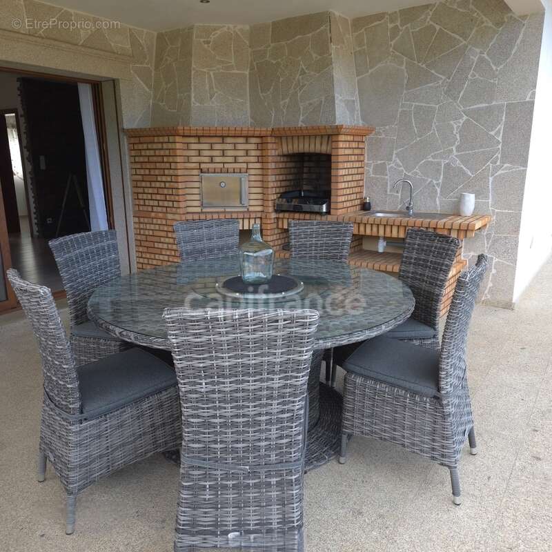 BASTELICACCIA (Corse du sud) proche AJACCIO: Villa de 360m2 avec  piscine et jardin paysager - photo 9