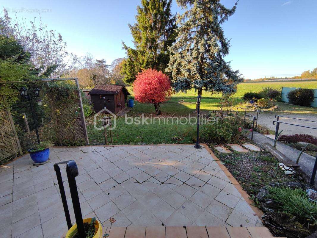 Maison familiale de 150 m² à rénover avec sous-sol complet - photo 17