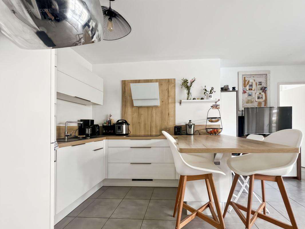 Appartement moderne de 2018  – Terrasse - Place de parking - photo 3