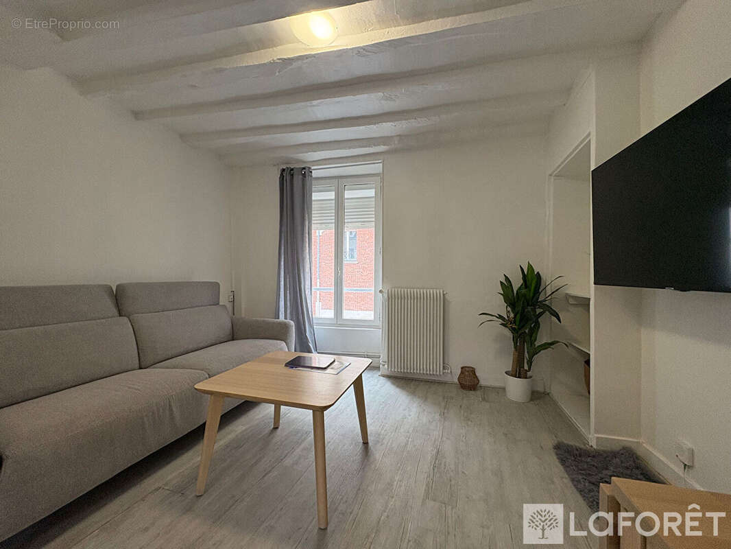 Maison à JUZIERS