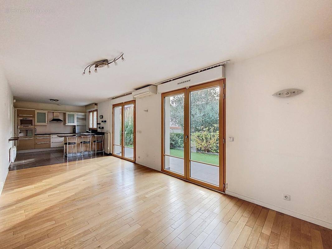 Appartement à SAINT-MAUR-DES-FOSSES