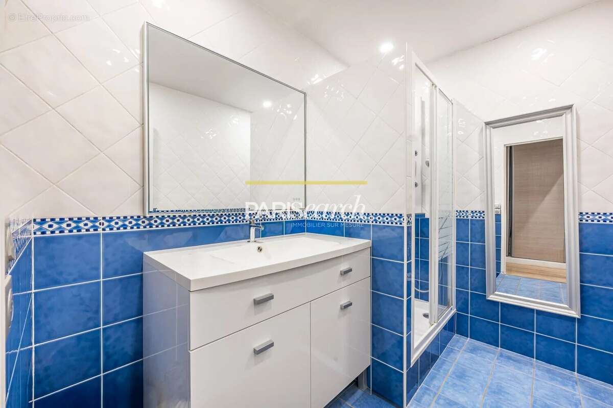 Appartement à NEUILLY-SUR-SEINE