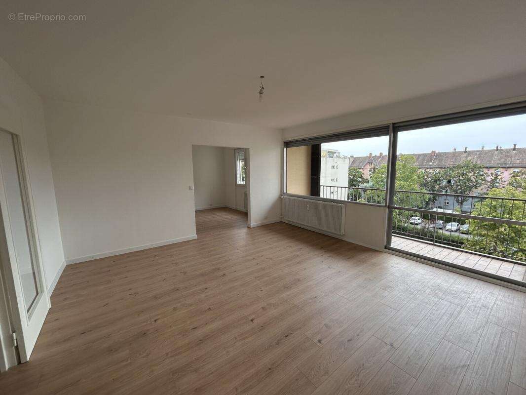 F5 de 92 m2 + 2 balcons au 4ème étage, avec un ascenseur neuf - photo 12