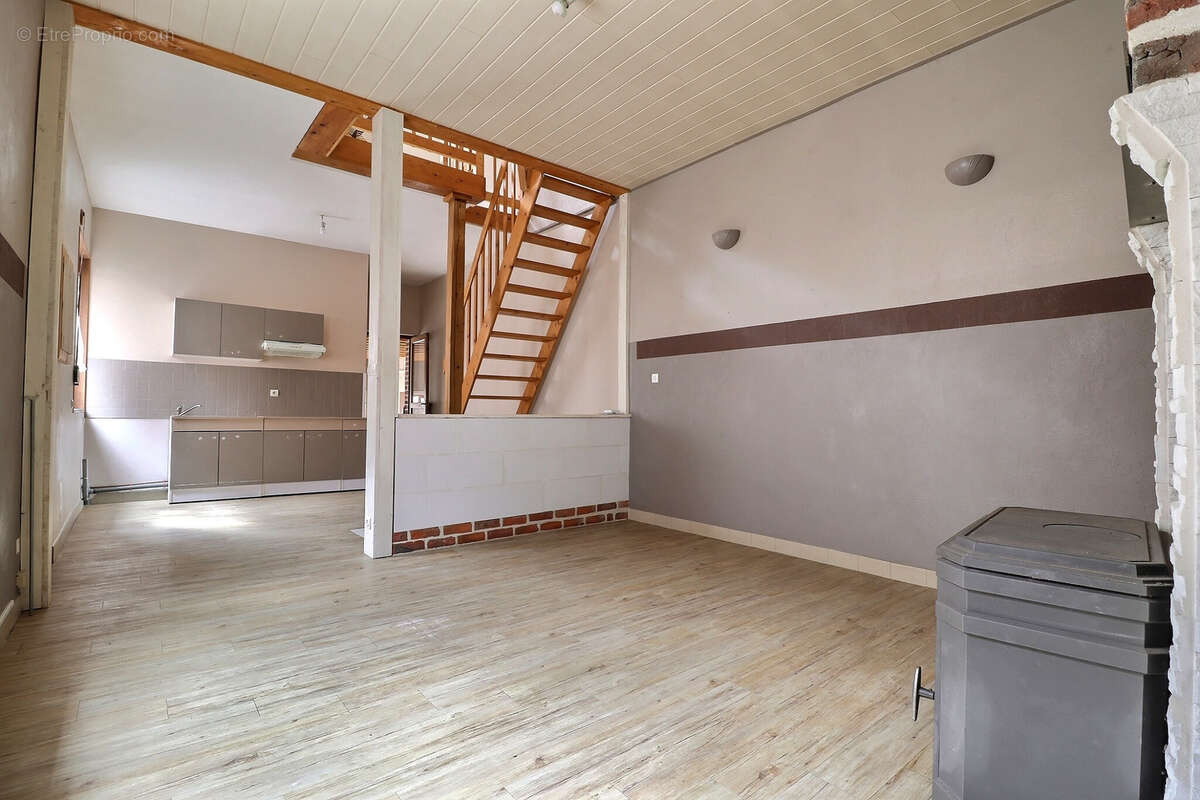 Maison à DOUCHY-LES-MINES