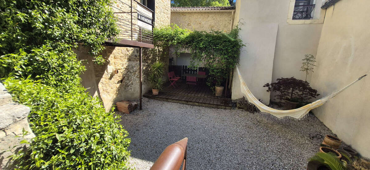 Maison à VAILHAUQUES