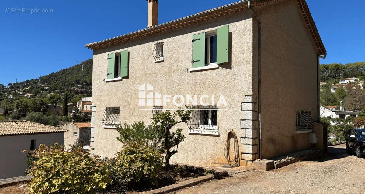 Maison à CARQUEIRANNE