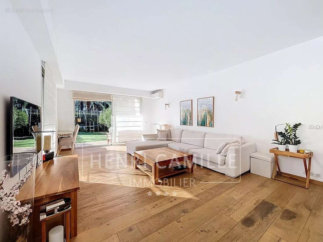 Appartement à LE CANNET