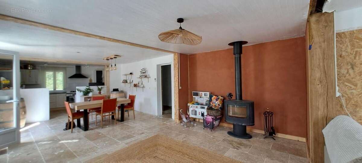 Maison à SAINT-PAUL-LA-ROCHE