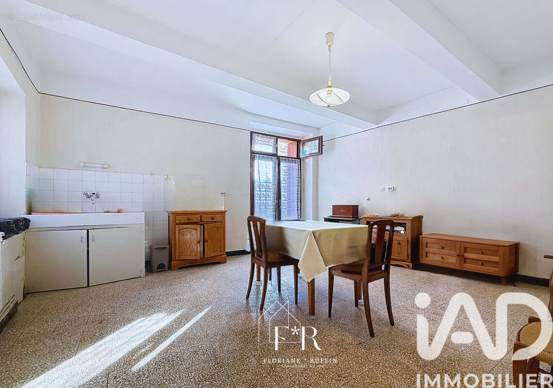 Photo 2 - Maison à ENTRAIGUES-SUR-LA-SORGUE