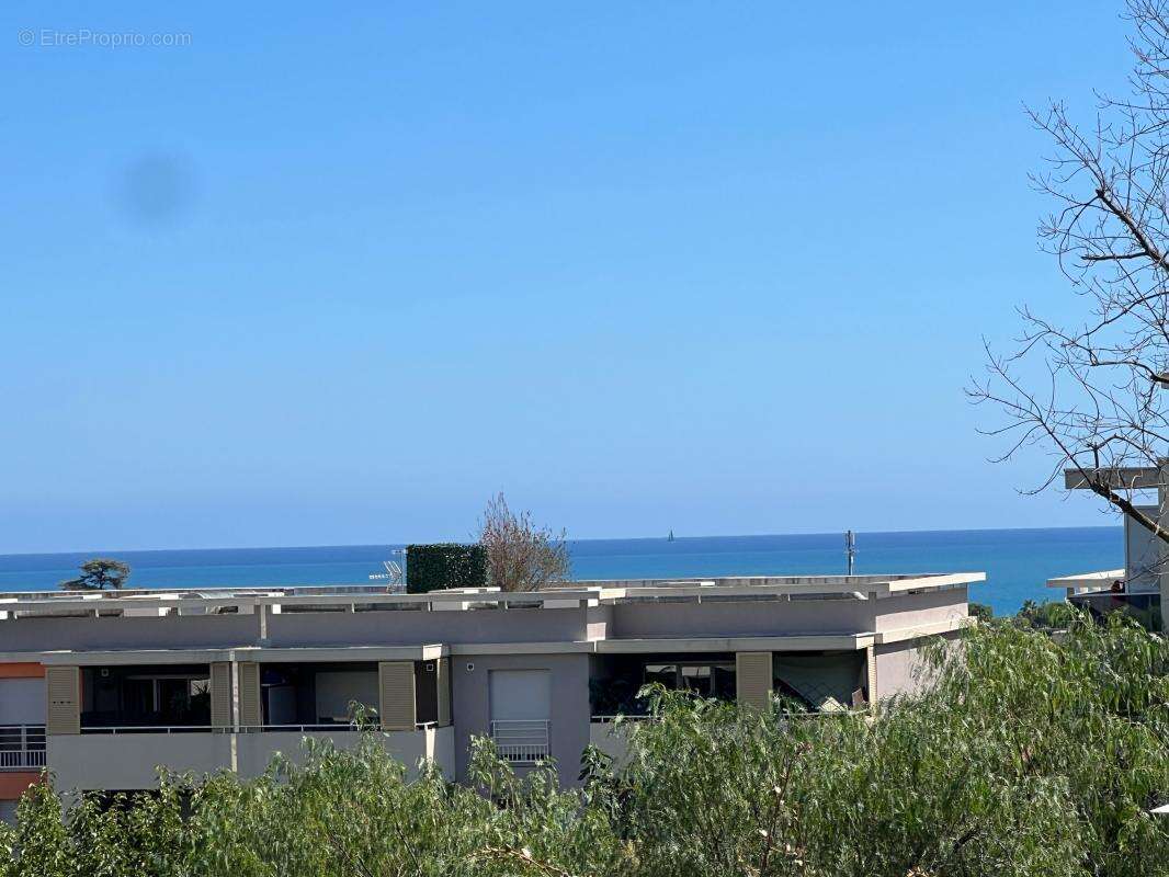 Appartement à VILLENEUVE-LOUBET