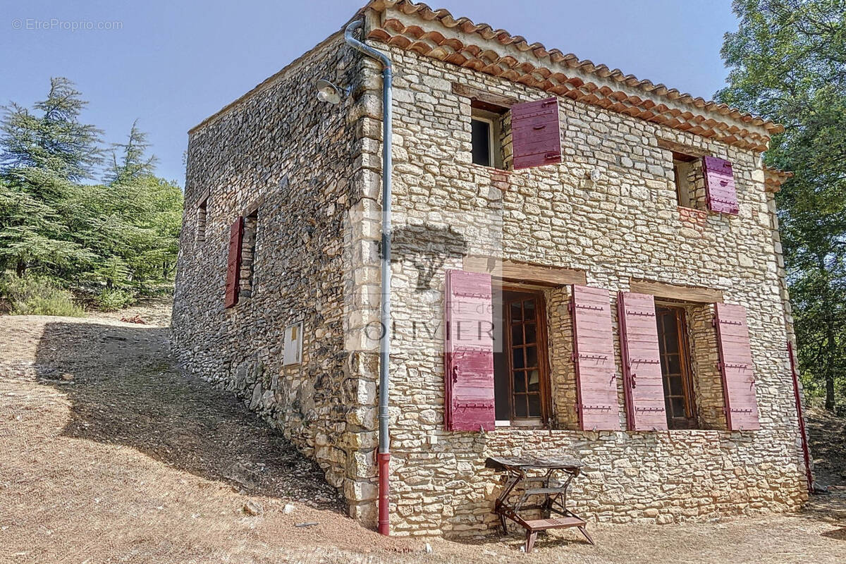 Maison à SAINT-SATURNIN-LES-APT