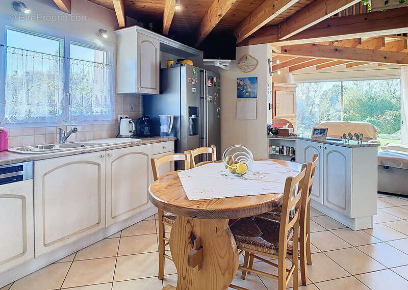 Maison à LE PERRIER