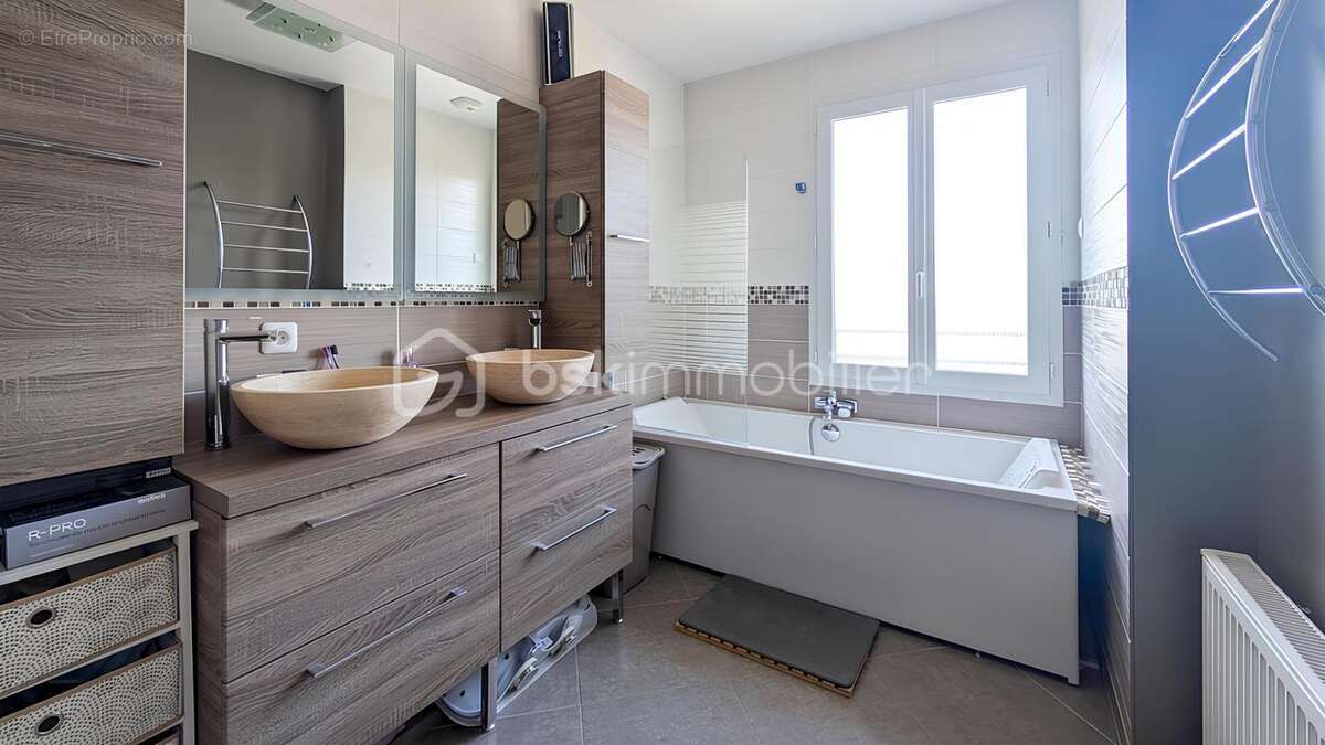 Maison à CORBEIL-ESSONNES