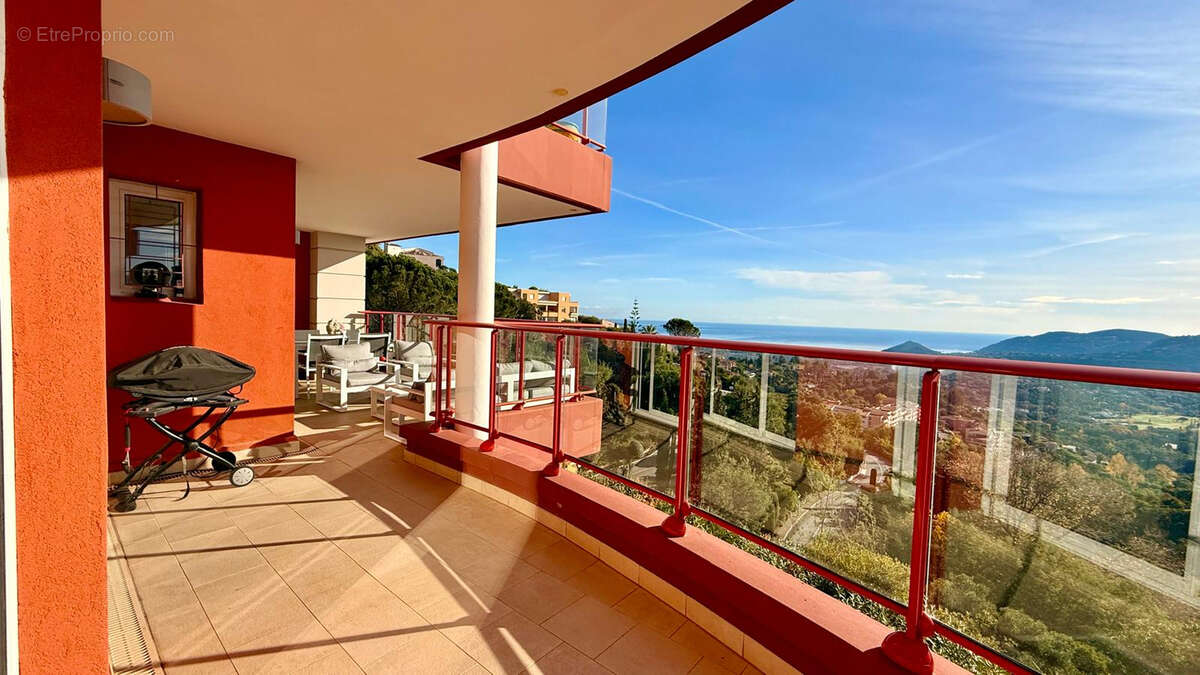 Appartement à MANDELIEU-LA-NAPOULE