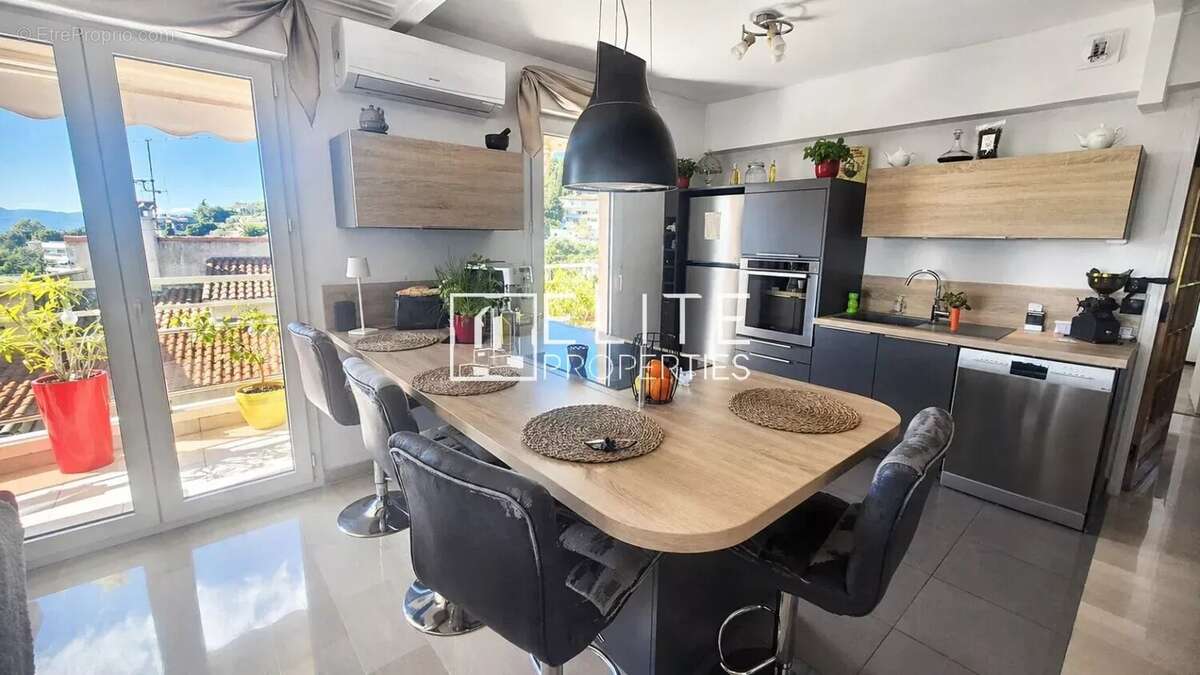 Appartement à LE CANNET