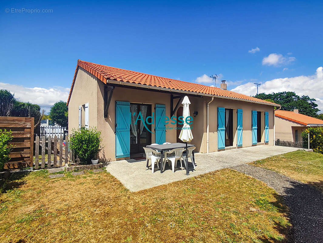 Maison à SAINT-LAURENT-DES-AUTELS