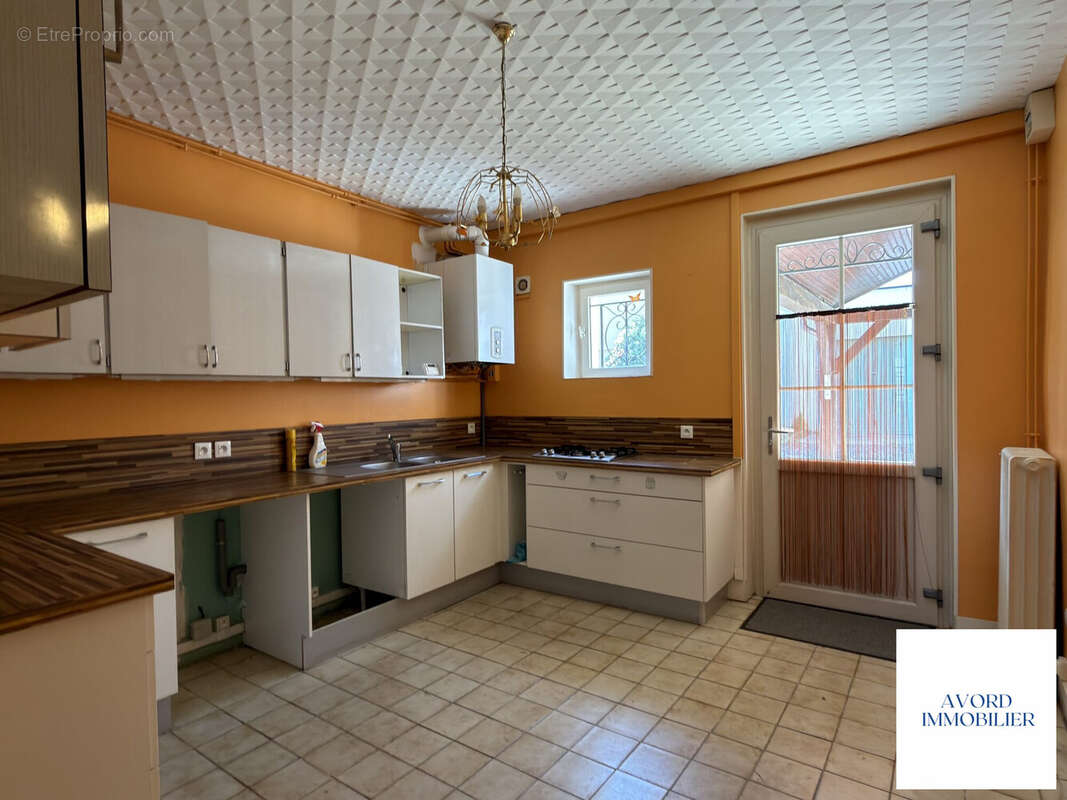 Maison 109 m² à Avord  - photo 5