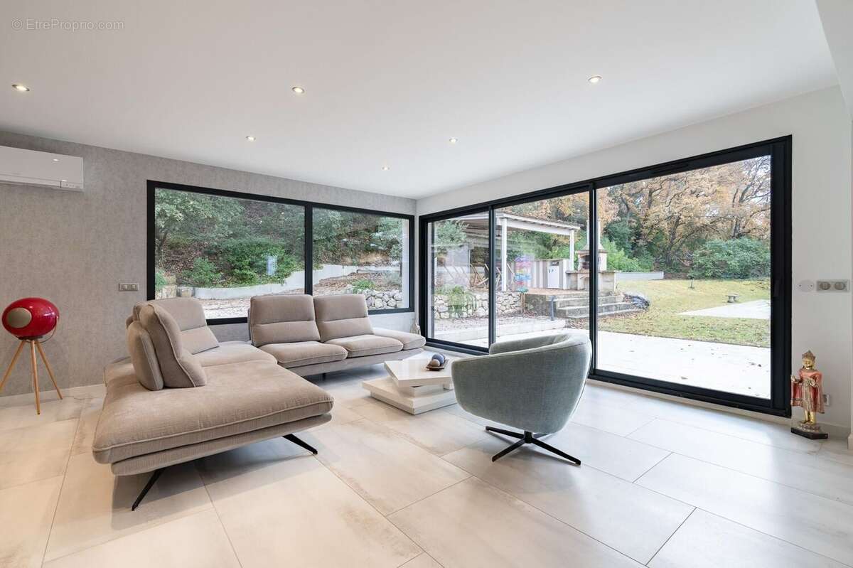 Maison à BOUC-BEL-AIR