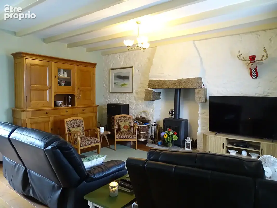 FINISTÈRE. Belle maison individuelle en pierre de 3 chambres avec jardin clos à Poullaouen - photo 2