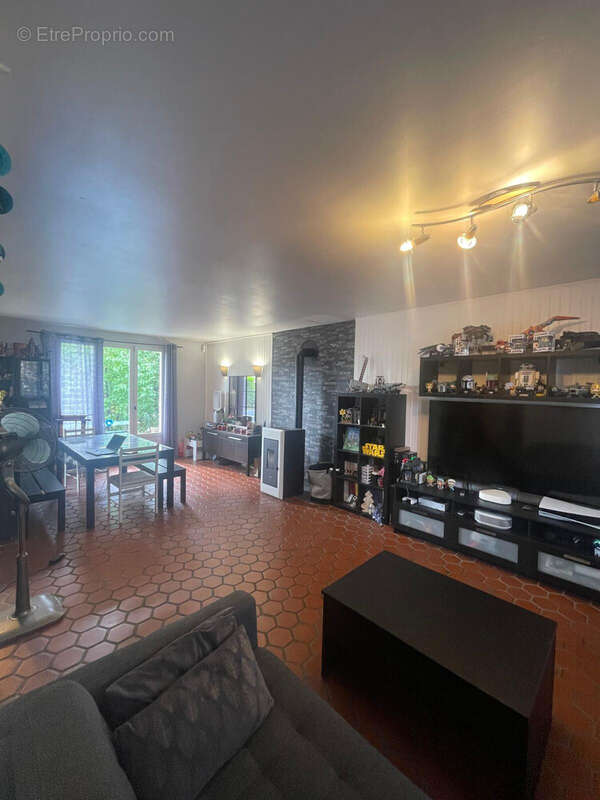 Maison à SAVIGNY-LE-TEMPLE