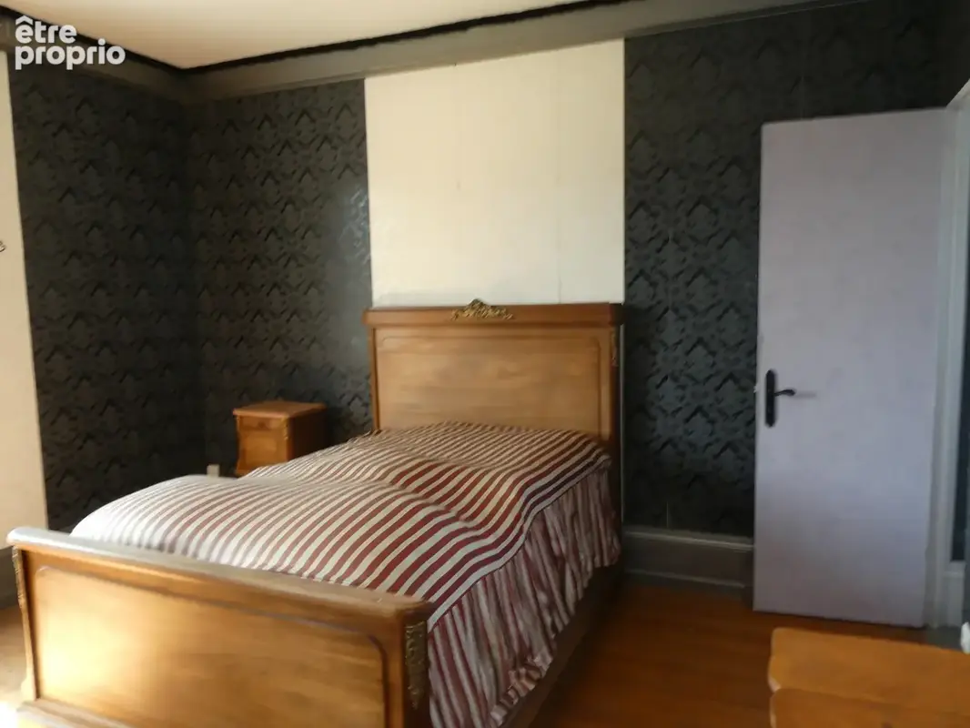 LE THILLOT (88)Maison bourgeoise de caractère à rénover de 280 m²sur trois niveaux, terrain 1000 m²+ garage - photo 19