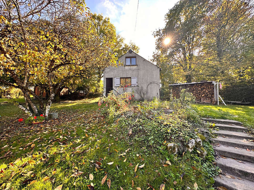 Maison à IVOY-LE-PRE