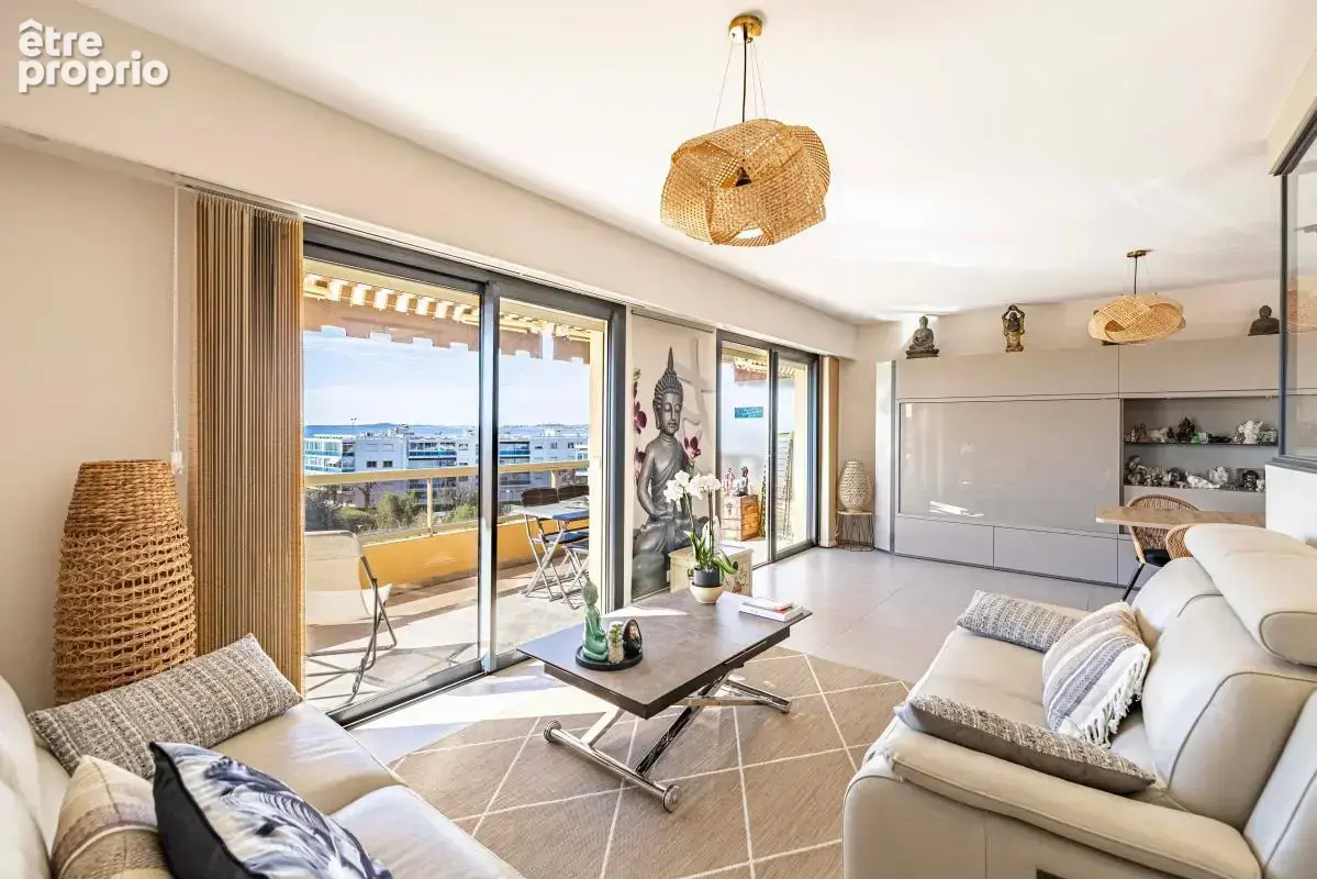 SAINT-LAURENT-DU-VAR Vespins 4P 99m² Dernier étage refait à neuf terrasse caves garage - photo 3