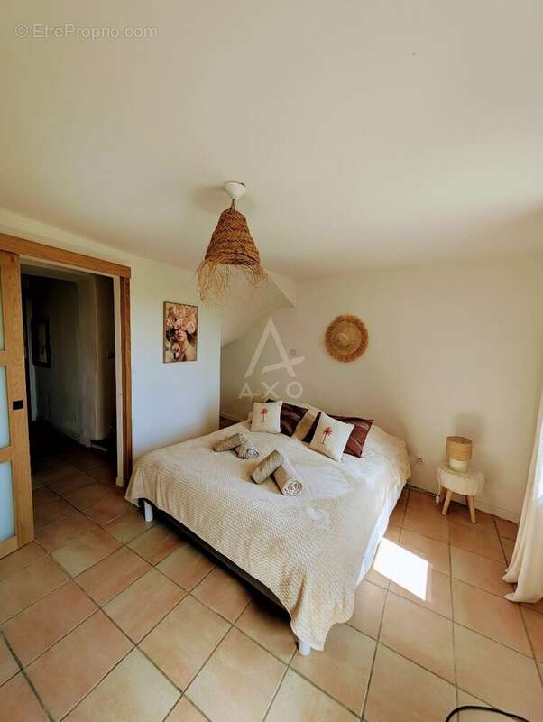 Maison à PARAZA