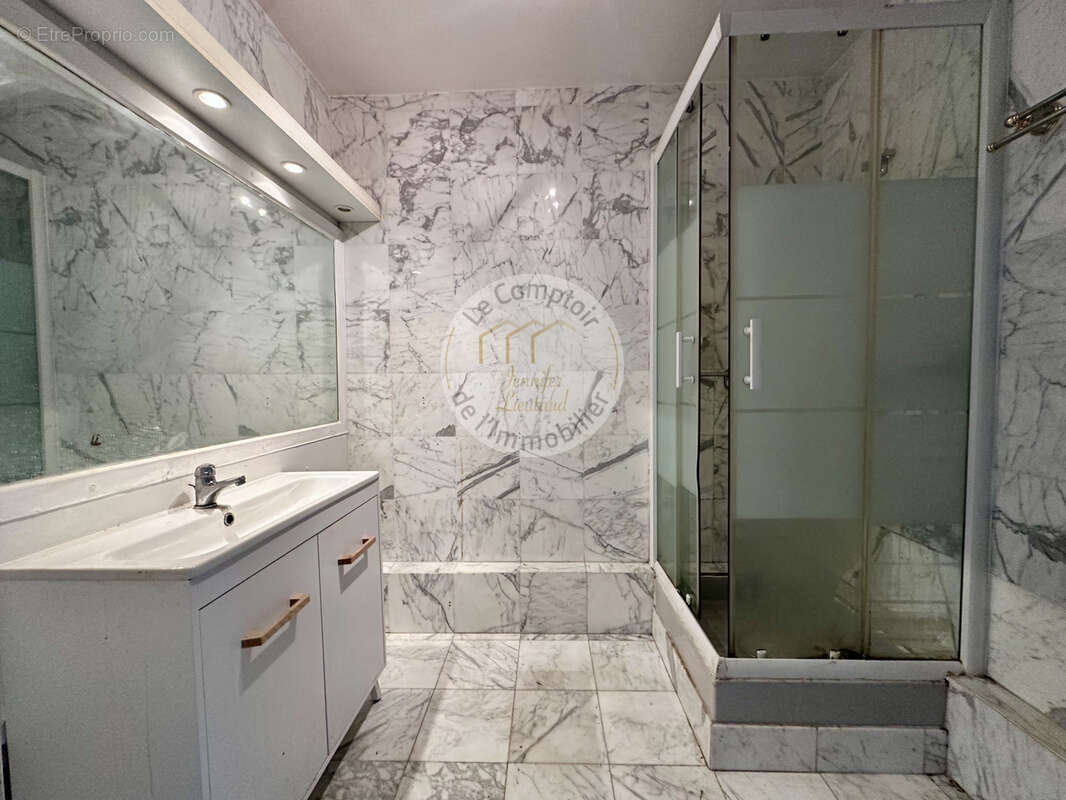 Appartement à MARSEILLE-9E