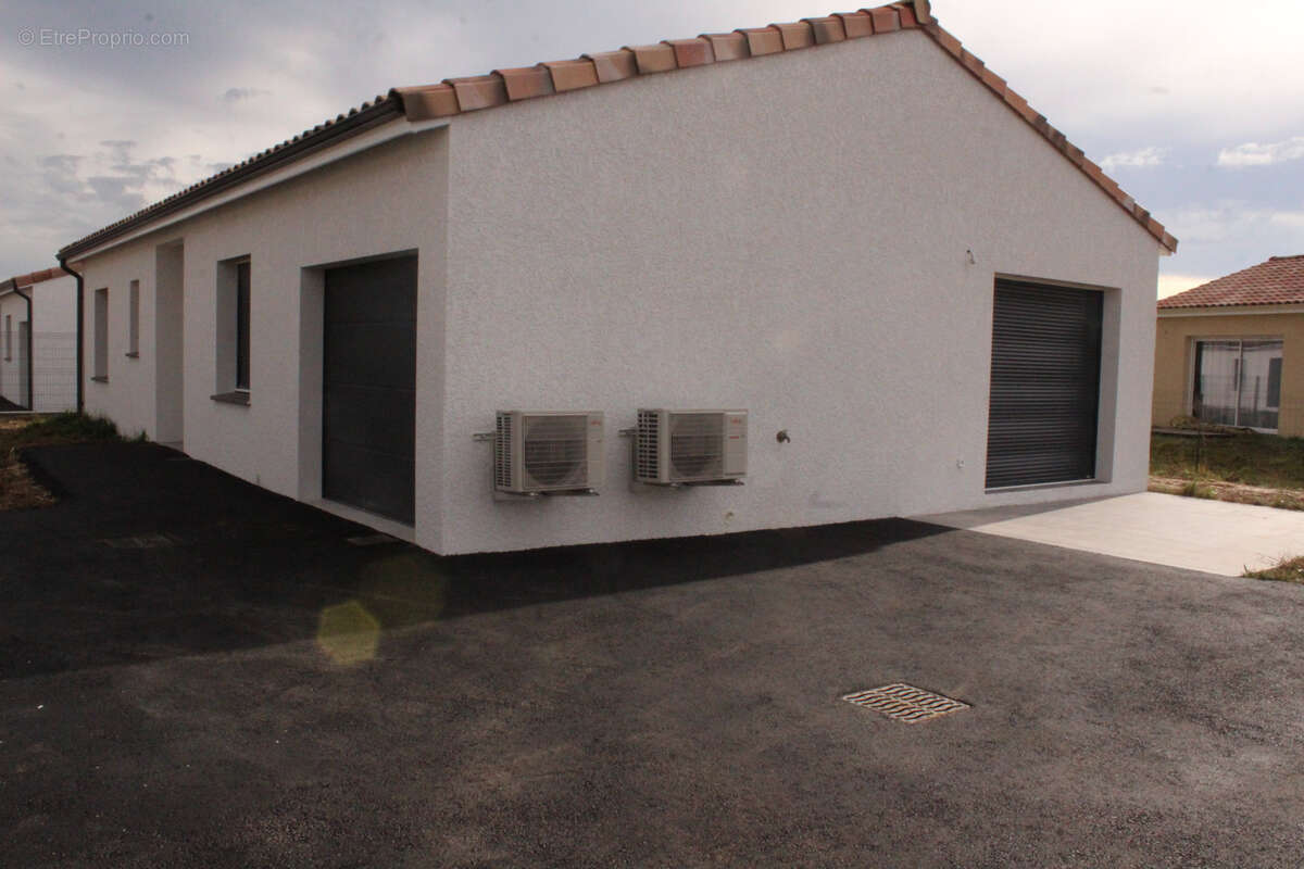 Maison à NEGREPELISSE