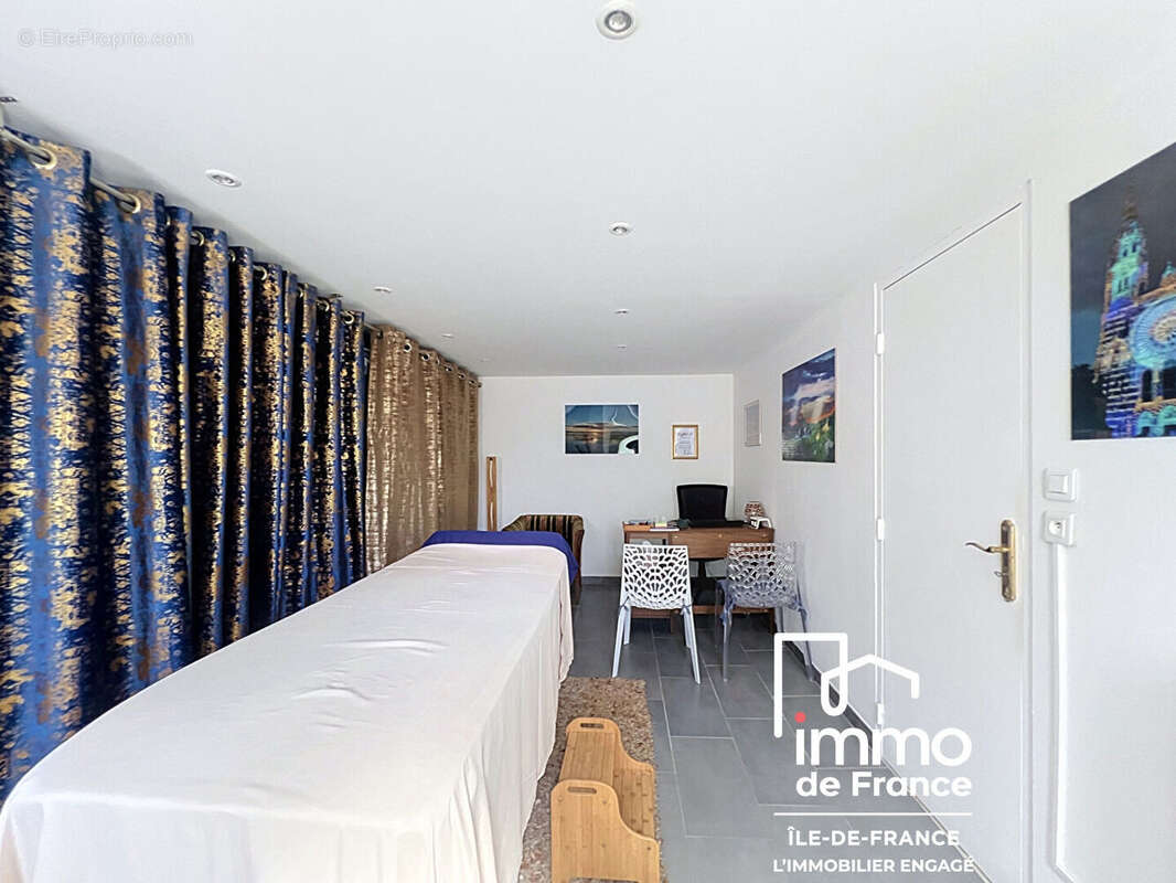 Charmante maison de 6 pièces à vendre à Landelles - 245 000 - photo 11