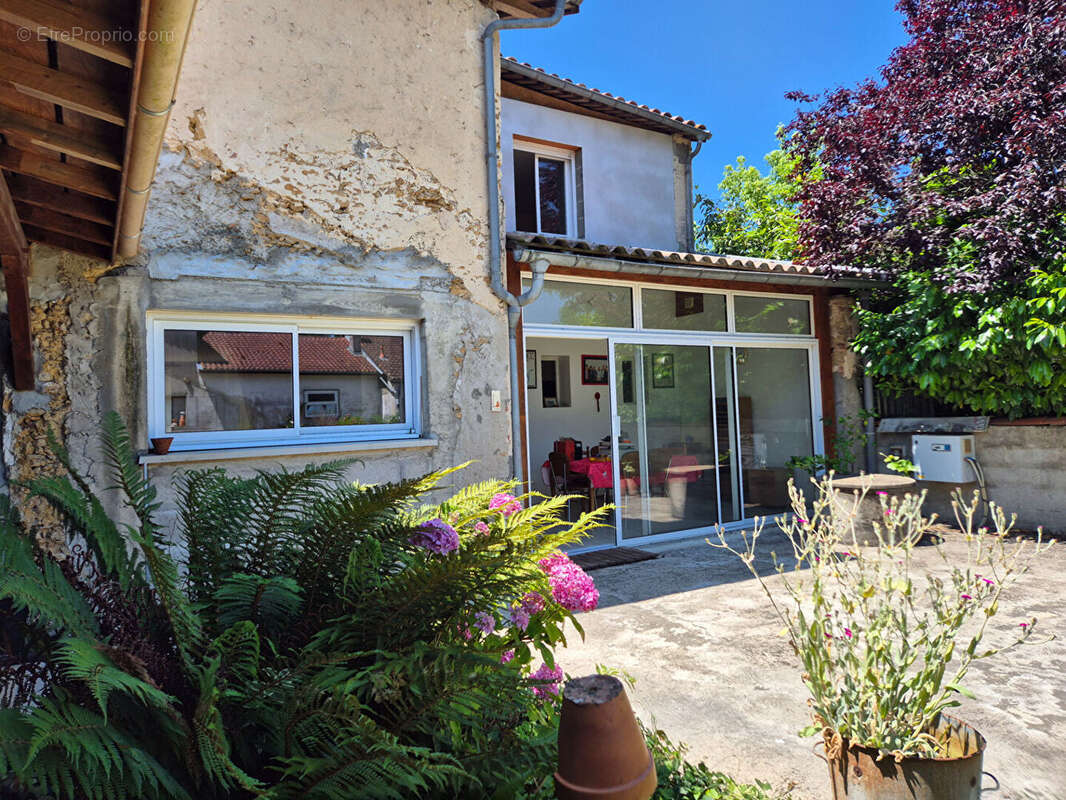 Maison à VILLENEUVE-DE-MARSAN