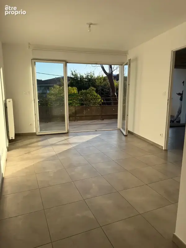 T2 lumineux de 45 m² avec grand balcon de 16 m² et piscine — Avignon Montfavet - photo 2