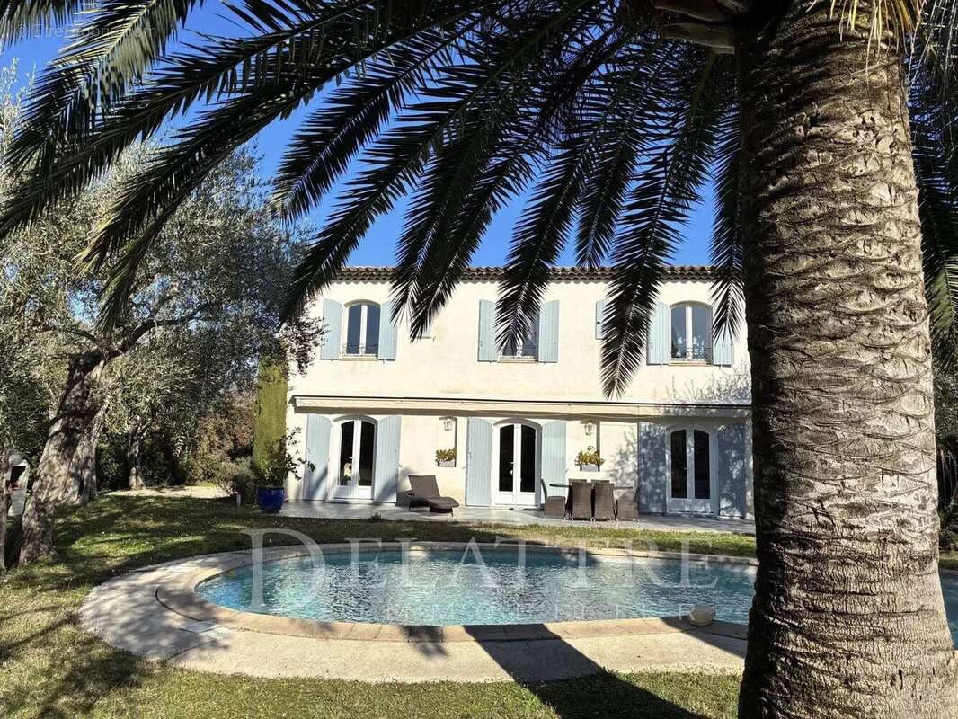 Maison à VALBONNE
