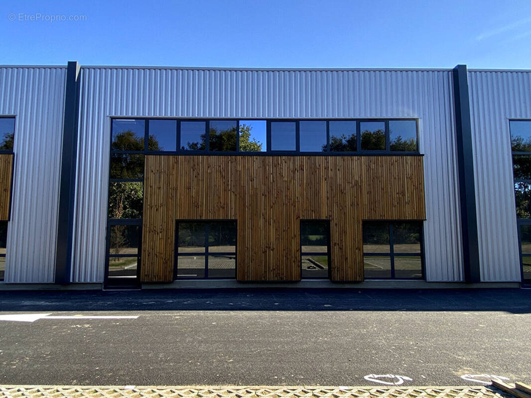 Commerce à TREILLIERES