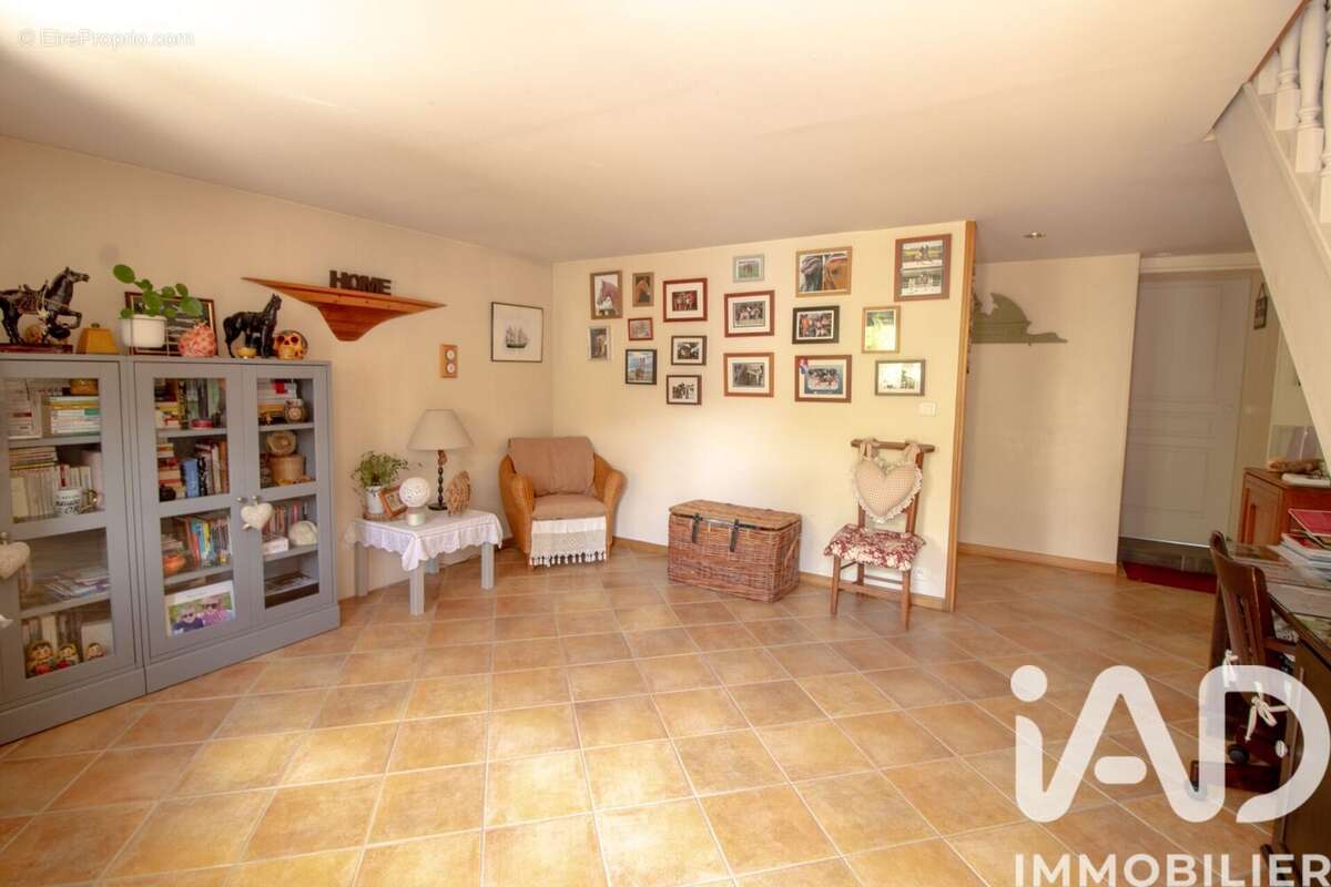 Photo 4 - Maison à NEAUPHLE-LE-CHATEAU