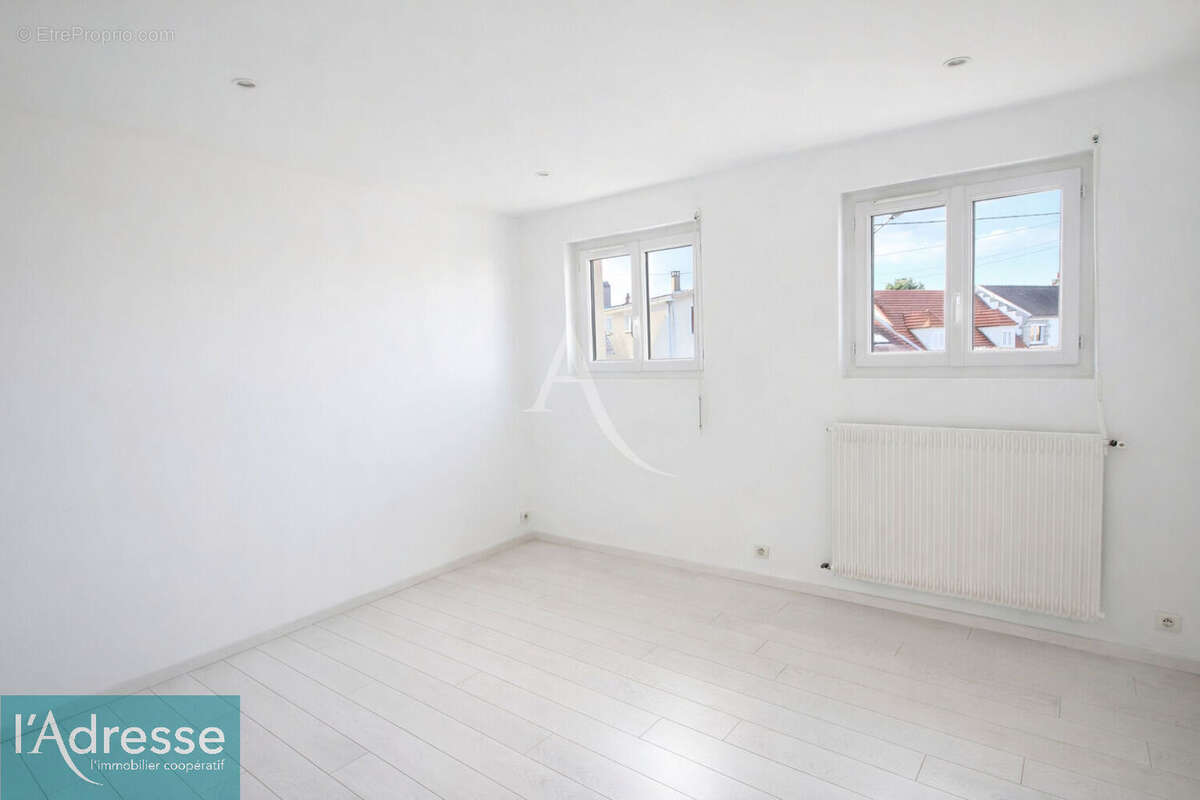 Maison à SAVIGNY-SUR-ORGE