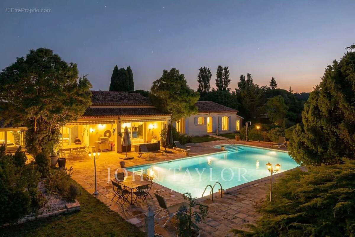 Exclusivité Aix Sud- Maison de plain pied- piscine- grand garage sécurisé. - photo 3