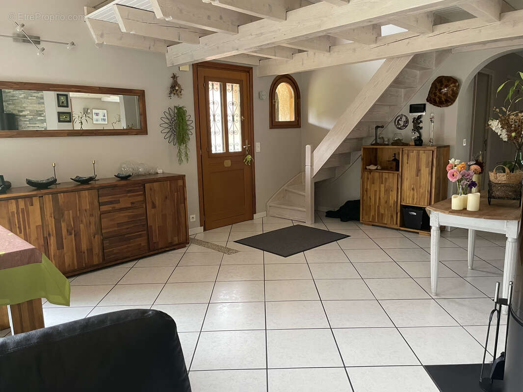 VILLA  de 201 M2  offrant 5 CHAMBRES - photo 17