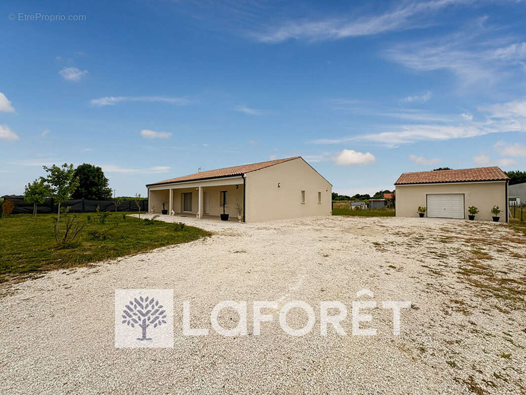 Maison récente (2024) de plain-pied de 136 m² avec garage de 53 m² entre GEMOZAC (17260), PONS (17800) et SAINTES (17100) - photo 7