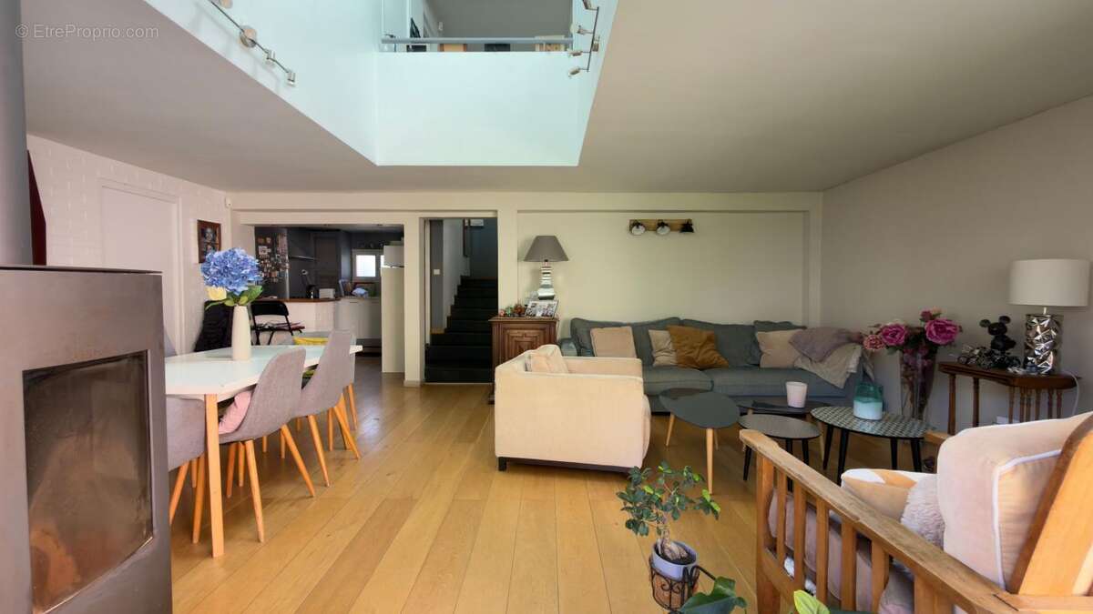 Maison à LE PERREUX-SUR-MARNE