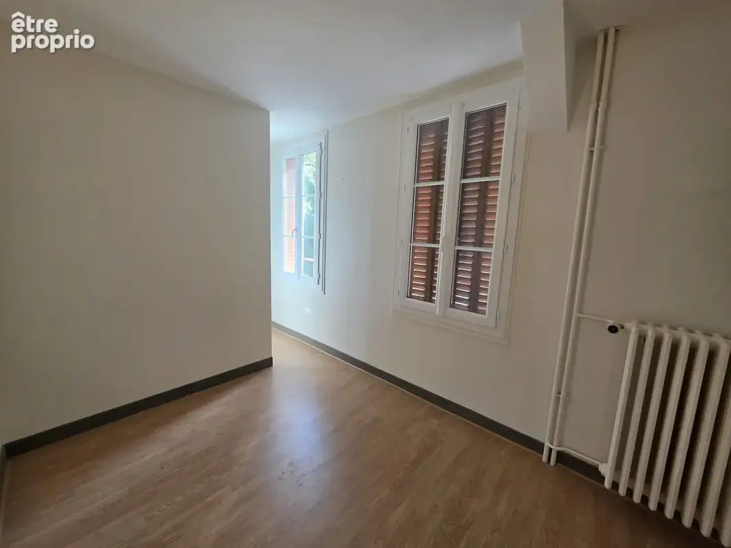 Ensemble immobilier avec ancien hôtel-restaurant et appartement indépendant au cœur de Chabris - photo 17