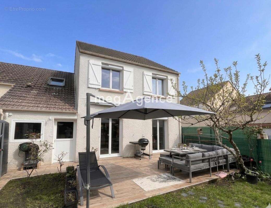 Maison à PLAISIR