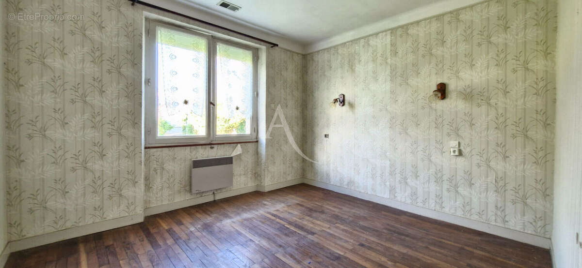 Maison à SAINT-FLORENT-DES-BOIS