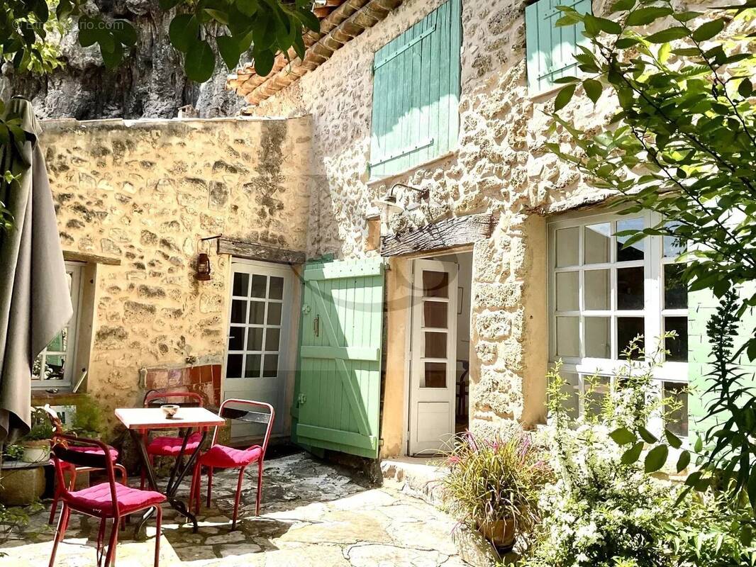Maison à COTIGNAC